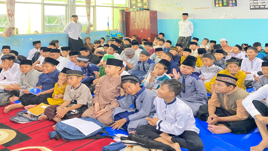 Santri Ponpes Al Hikmah Jadi Guest Teacher di Pesantren Ramadhan MIN 2 Bandar Lampung