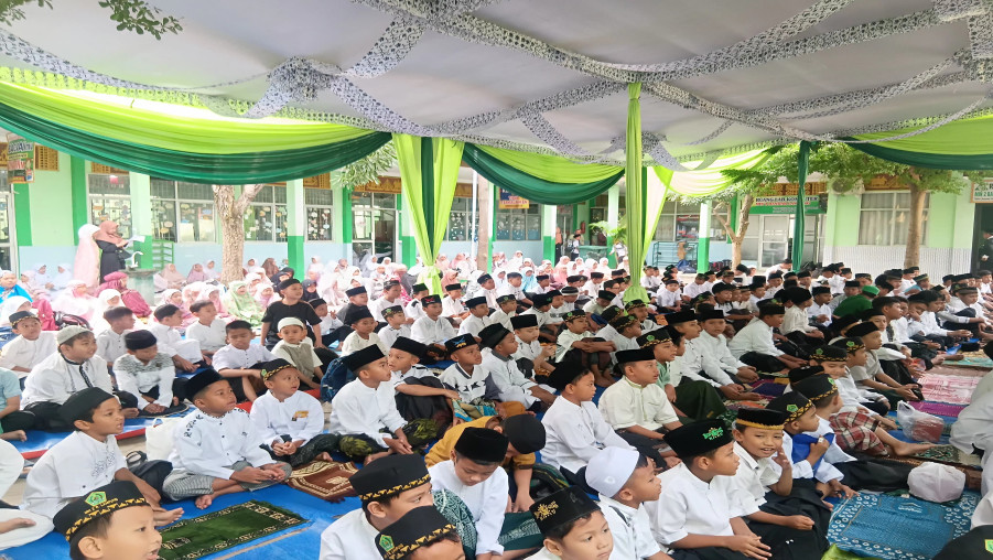 Peringatan Isra Miraj di MIN 2 Bandar Lampung Bersama Ustad Mathla’il Fajri, S.Pd.I, M.Pd.