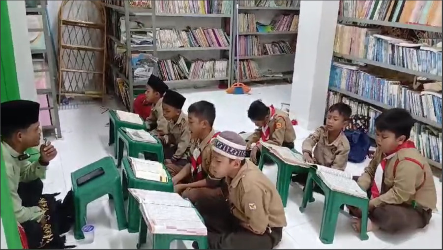 Istiqomah Membentuk Generasi Cinta Qur'an Melalui Kegiatan Ekskul MTQ