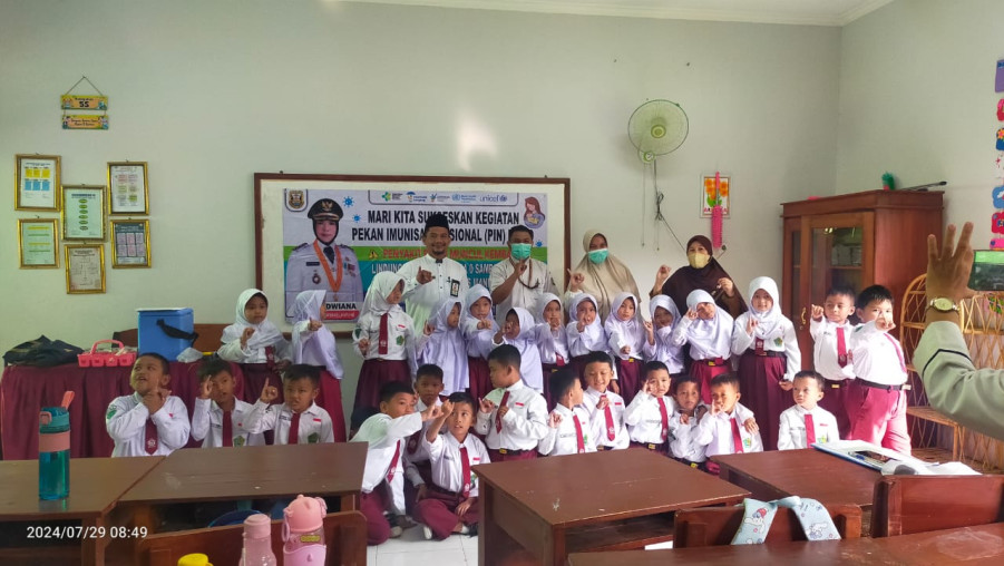Pekan Imunisasi Nasional (PIN) Polio di MIN 2 Bandar Lampung: Membangun Generasi Sehat Bersama Puskesmas Kupang Kota