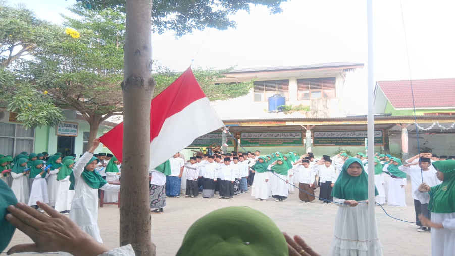 Hari Santri Nasional 2025, MIN 2 Bandar Lampung Teguhkan Nilai Keislaman dan Kebangsaan