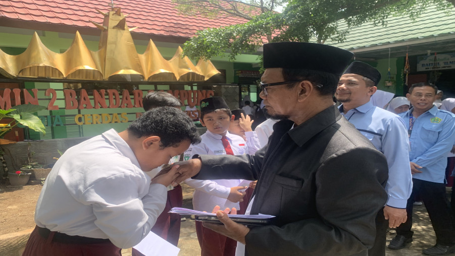 Berkah Ramadhan dari H. Zulkifli Hasan di MIN 2 Bandar Lampung